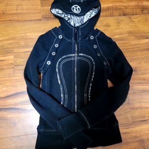 Lululemon special edition scuba hoodie with detachable sleeves